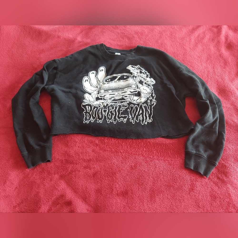 Discount Cemetery Boogie Van Spooky Graphic Cropped Sweater
